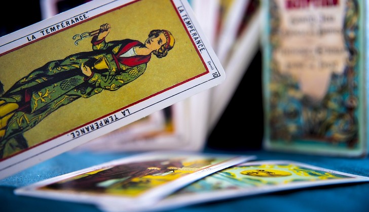Tirage Tarot 12 Maisons Gratuit